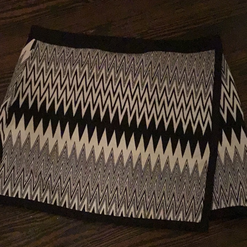 Atmosphere VGUC Woven Wrap Skirt 12